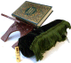 Pack cadeau vert : Le Saint Coran arabe avec traduction en langue francaise et phonetique +Tapis en velours + Porte Coran en bois + Parfum concentre Musc d'Or