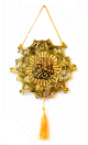 Pendentif islamique decoratif dore avec la calligraphie de la Basmala