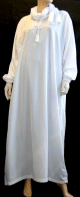 Abaya marque Al-Haya de couleur blanche avec manches elastiques et son chale