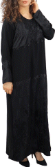 Robe Noire ornée de broderie et de strass