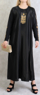 Abaya noire Dubai tissu satine decore de strass dores avec echarpe assortie