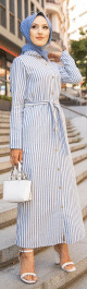 Robe a rayures boutonnee (ouverte) avec ceinture assortie (Vetement ete femme voilee) - Couleur ecru et bleu