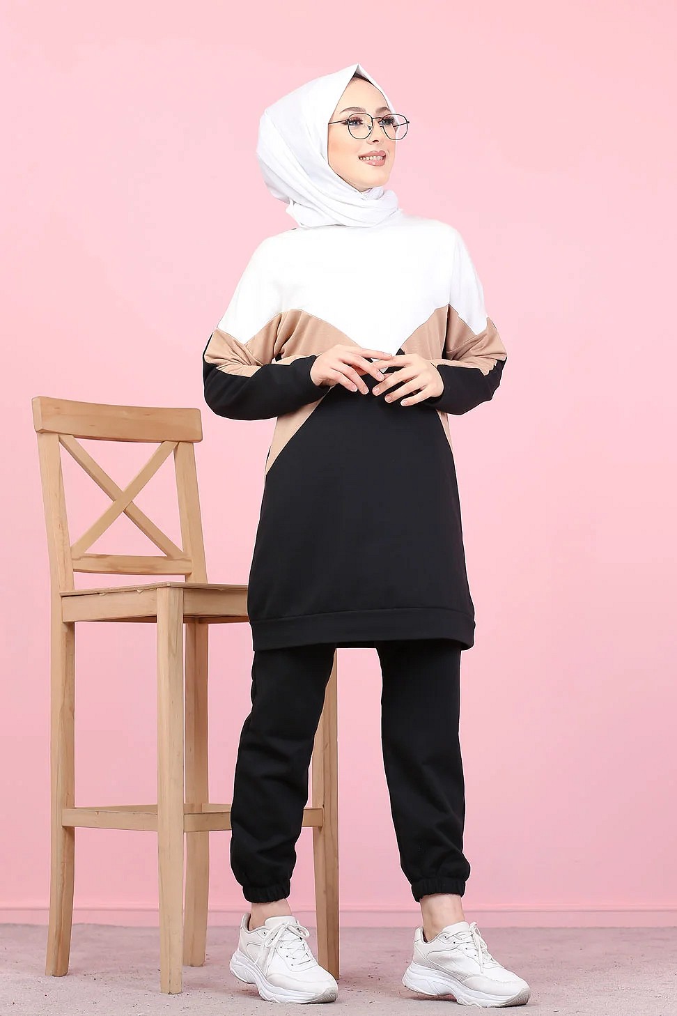 Survêtement femme (Tenue Décontractée et Sport pour Hijab) - Couleur noir  et rose