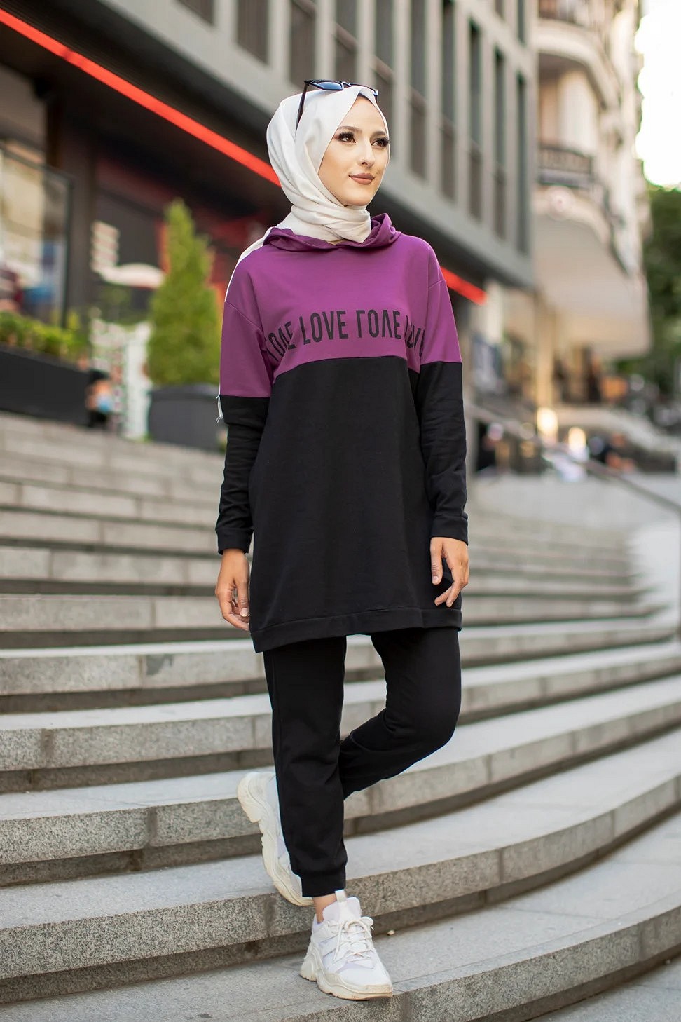 Vêtement de sport (ensemble 2 pièces) pour femme musulmane sportive -  Couleur gris clair