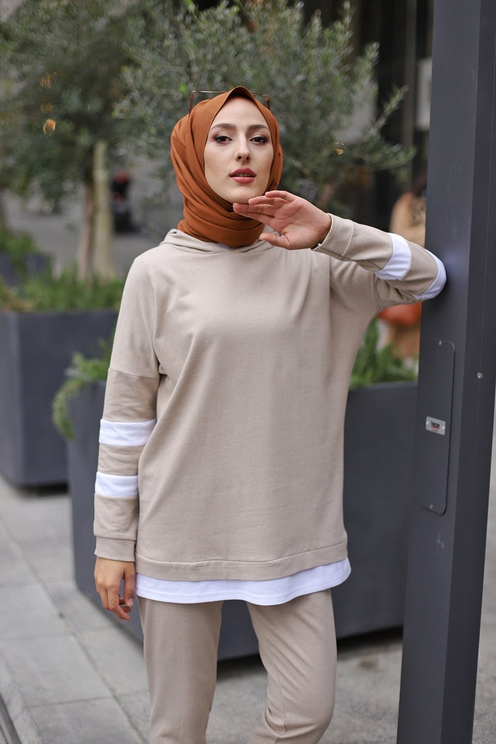 Sweat-Tunique sportive bicolore pour femme musulmane (Hijab sport pas cher)  - Couleur blanc et violet