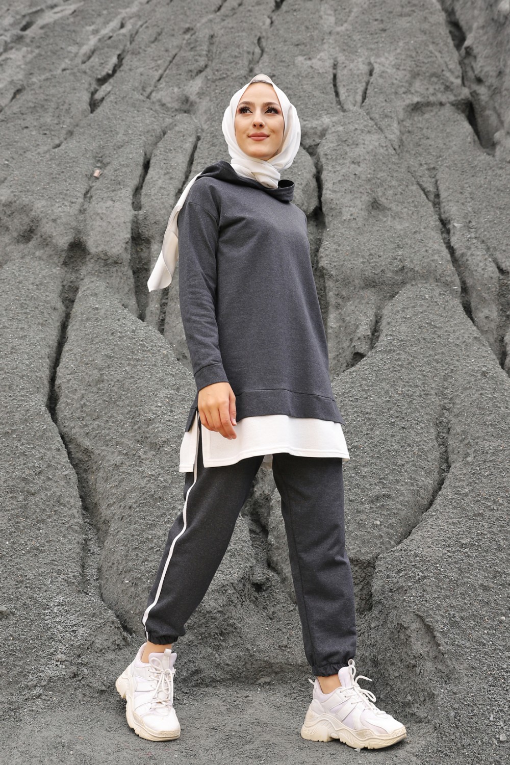 Ensemble sportswear femme motif panthère Tunique à capuche et Pantalon  (Hijab Sport) - Couleur anthracite