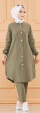 Ensemble casual : Tunique boutonnee -chemise longue- et son pantalon (Vetement Hijab moderne pour femme voilee) - Couleur kaki