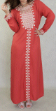 Robe longue pour femme avec broderies sur le devant et les manches (Plusieurs couleurs disponibles)