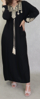 Robe longue elegante avec broderies et pompons pour femme - Couleur Noir